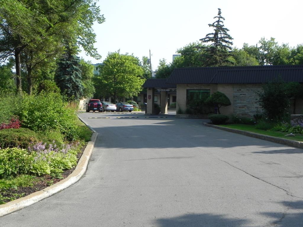Hotel O Laval Exterior foto